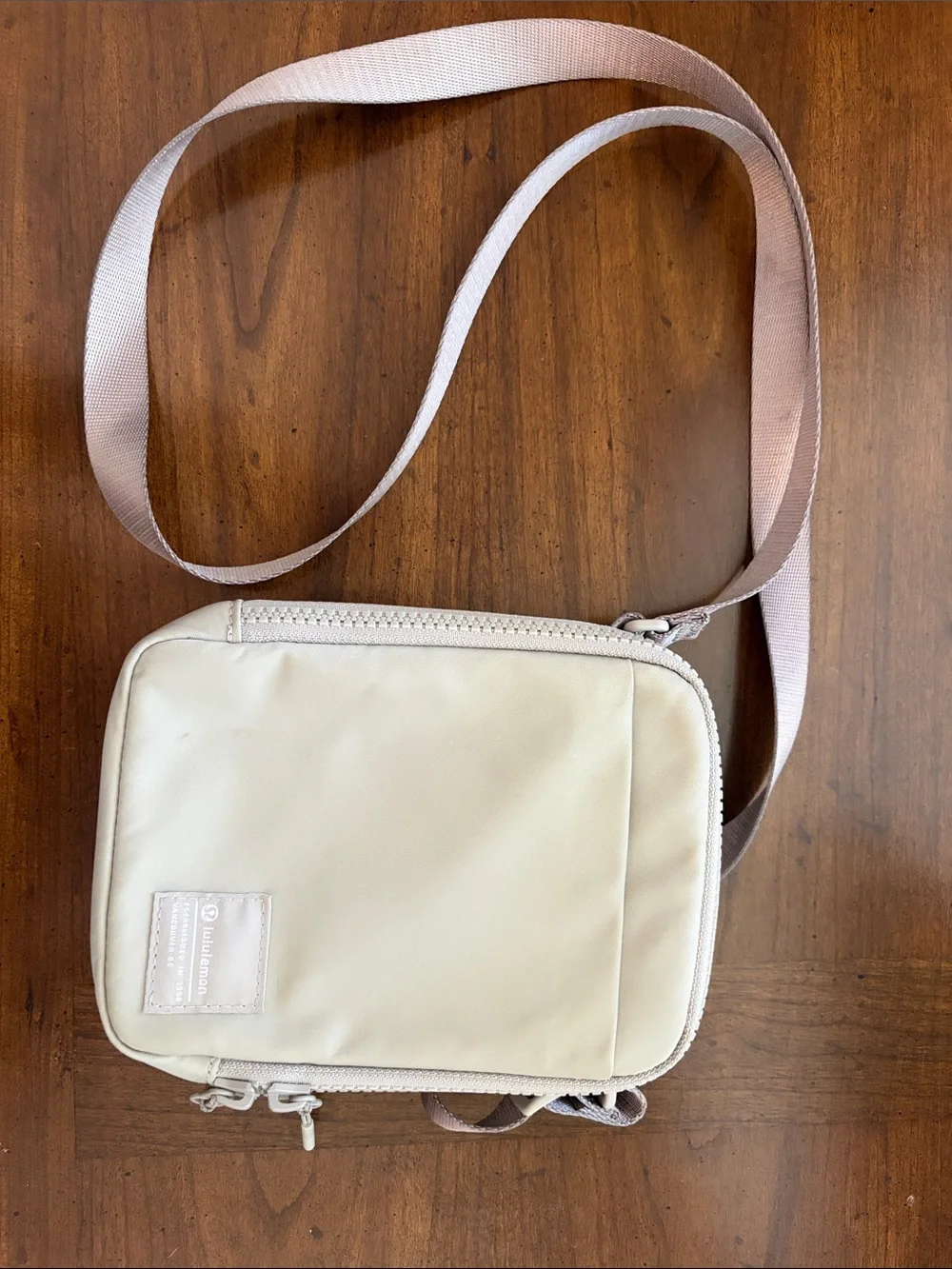 lululemon athletica light green crossbody messenger bag